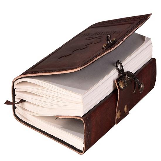 Kožený deník s ražbou a zámkem Skicák, Scrapbook, Kreslení, Psaní a Dárkování 240 listů s 17,78 X 12,7 cm (Cesta)