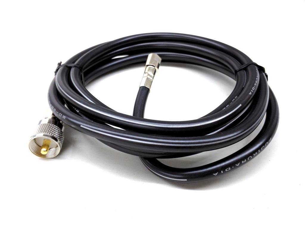 Conector tip Comet F525M M Cablu lateral radio seria Comet FS 5DQEFV 2,5 m