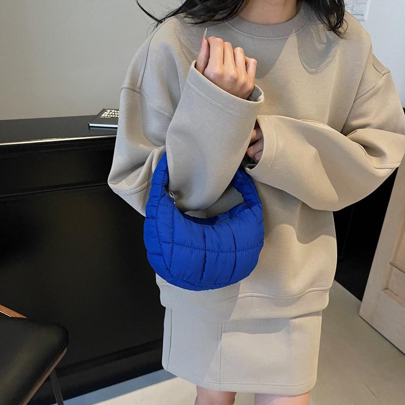 Niche versatile pleated plaid cloud bag underarm bag 2025 new cotton clothing bag fashionable and simple bubble handbag