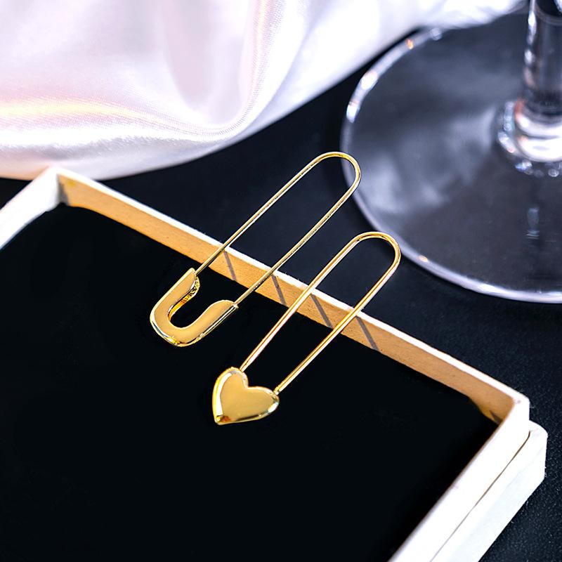 Irregular Paper Clip Love Earrings, Simple Cold Wind Studs, Geometric Metal Wind Earrings, Women