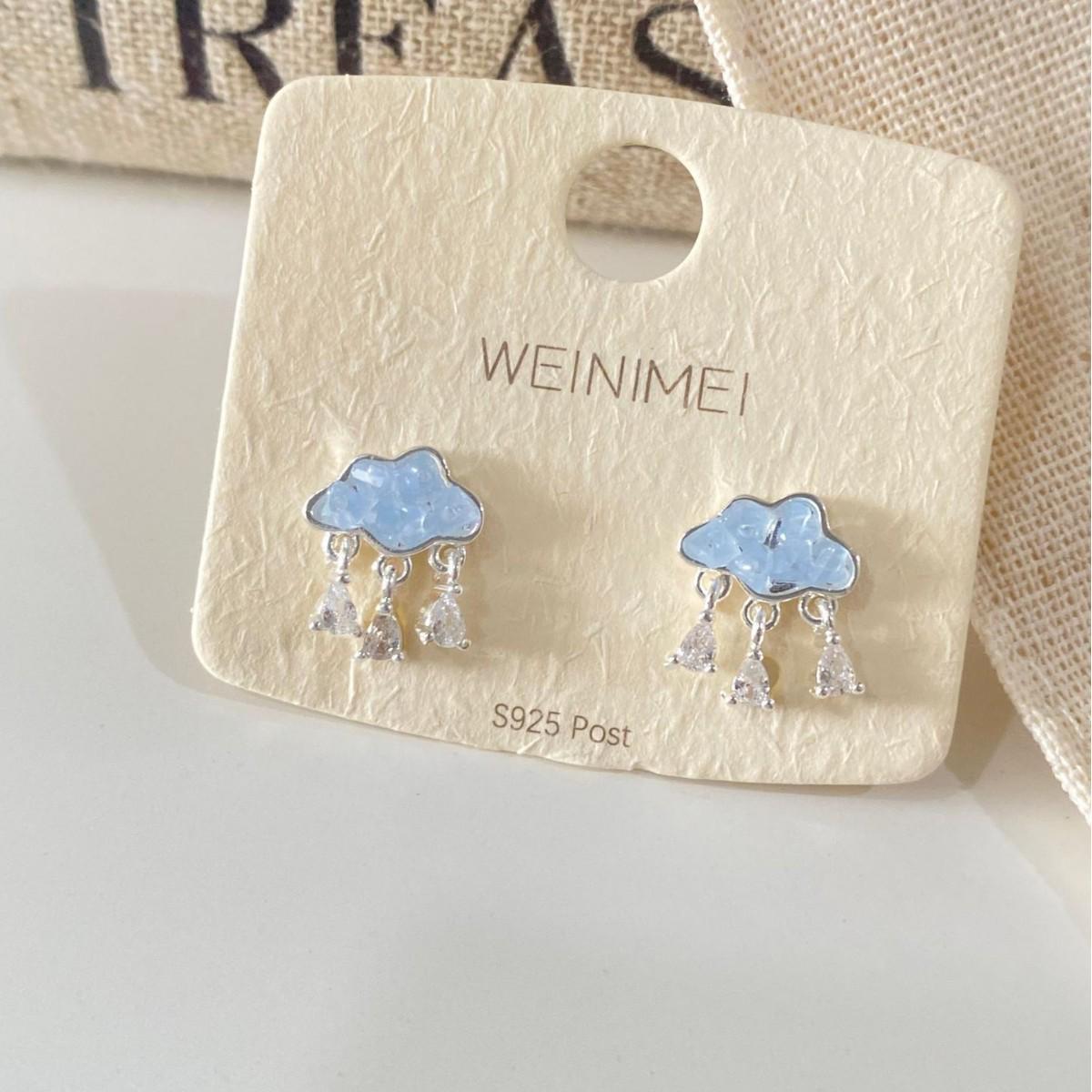 Elegant Blue Crystal Cloud Stud Earrings for Women – Fresh, Delicate, and Exquisite Design