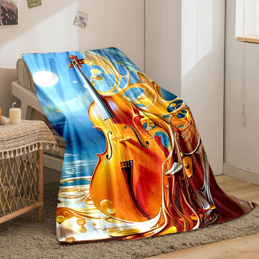 Eine Violine, umgeben von fließenden goldenen Wirbeln unter einem hellen, mondbeschienenen Himmel. Decke für alle Jahreszeiten Mittagspause Überwurf Geschenk