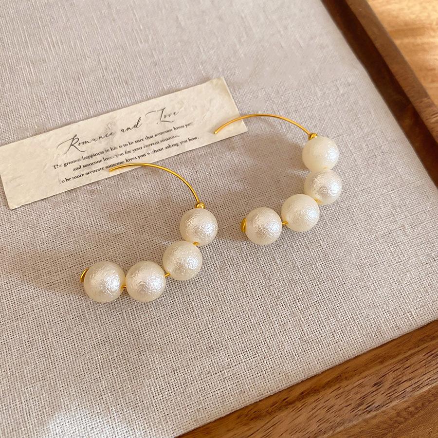 Retro Geometric C-Shaped Pearl Earrings