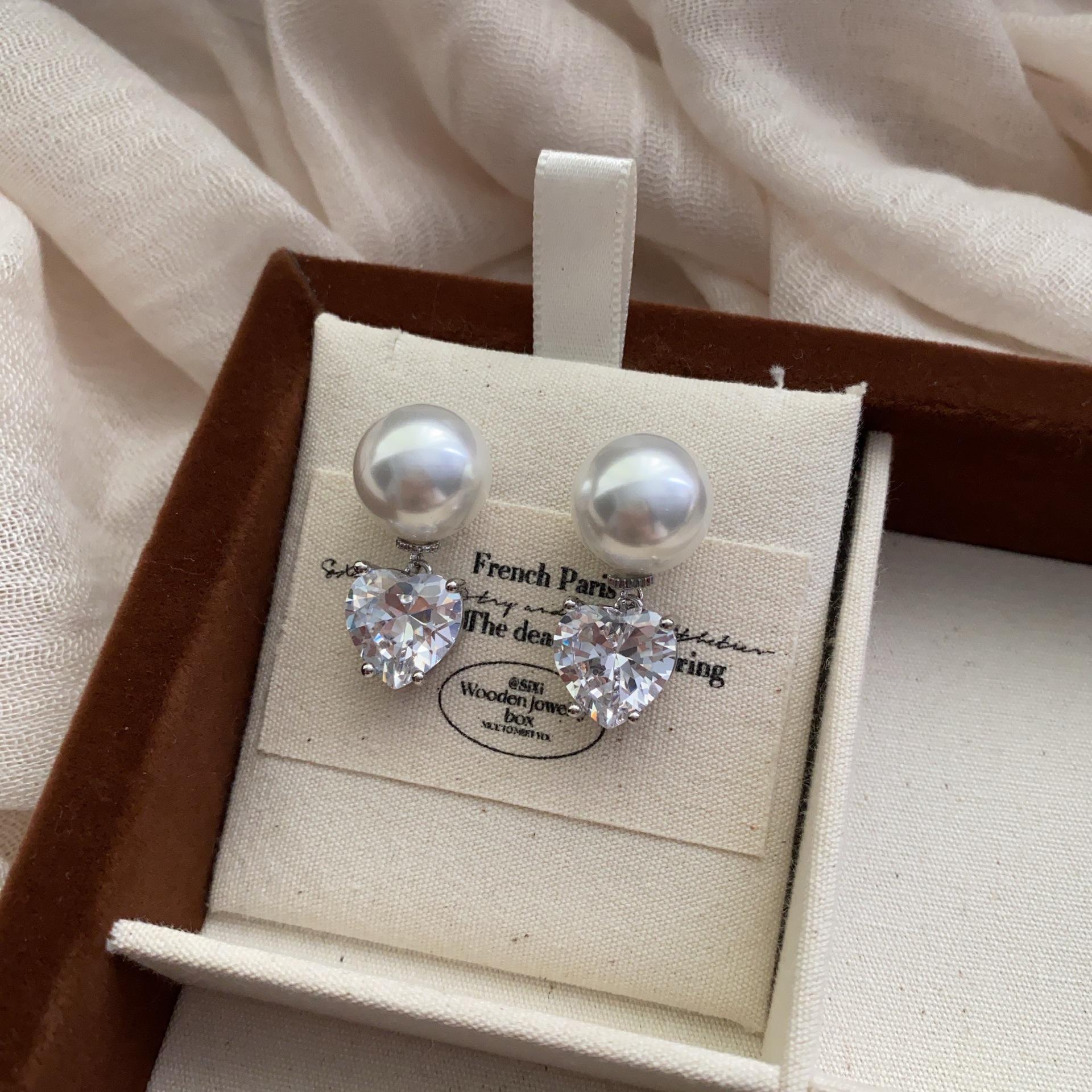 Romantic Heart-Shaped Gemstone Pearl Stud Earrings, Niche Design Sense, Zircon Pendant, Light Luxury And Elegant Temperament, Versatile