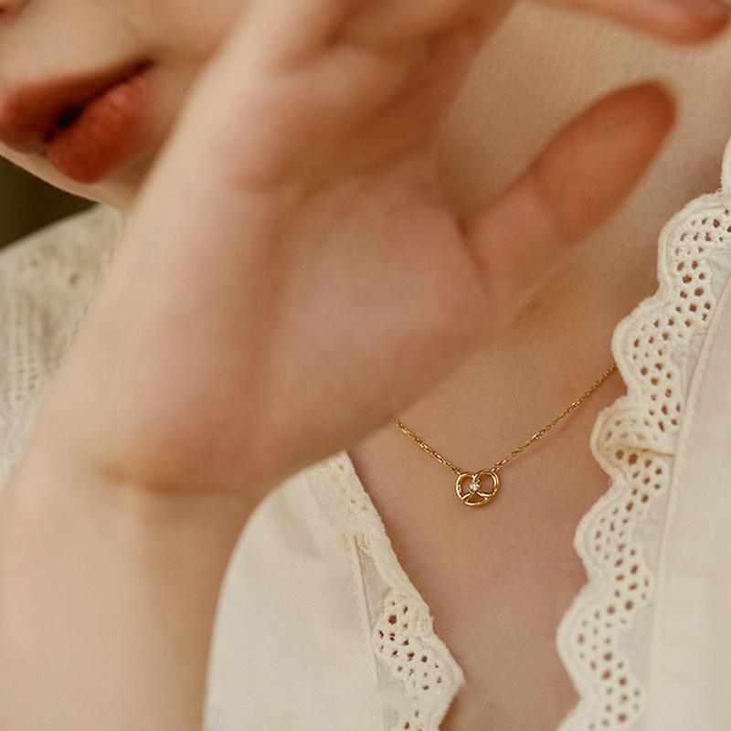 1pc Exquisite and Fashionable Necklace, Paired with Heart-shaped Micro-synthetic Zircon Jewelry, Presents A Simple and Everyday Wearing Style