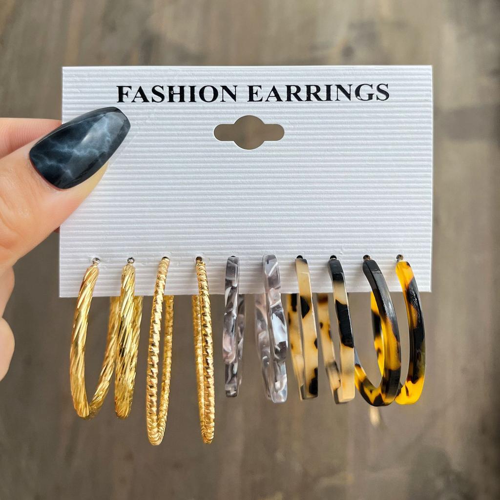 Hot-selling Retro Exaggerated Women's Peach Heart Stud Earrings Twist Twisted Pearl Earrings 11-piece Set of Earrings