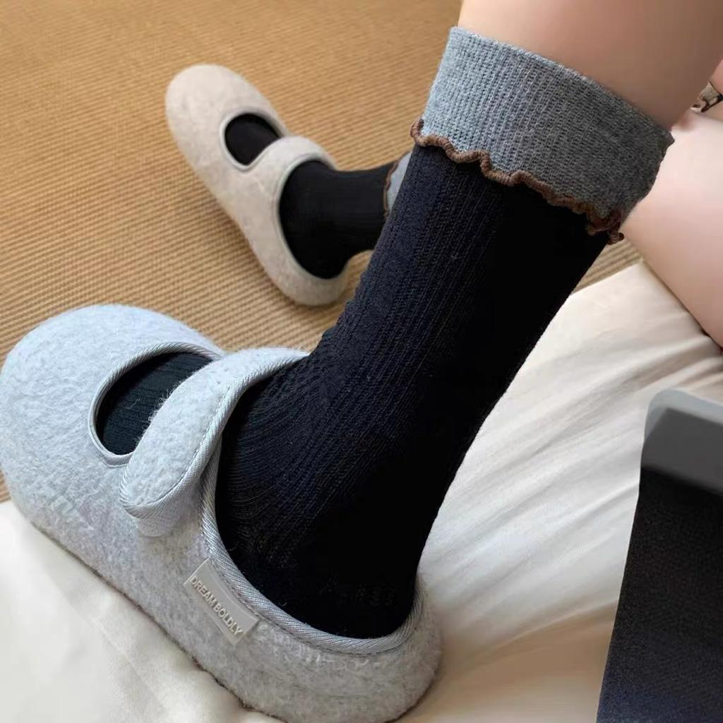Ladies Fall Fashion New Retro Color Collision Gentle Tube Pile Socks