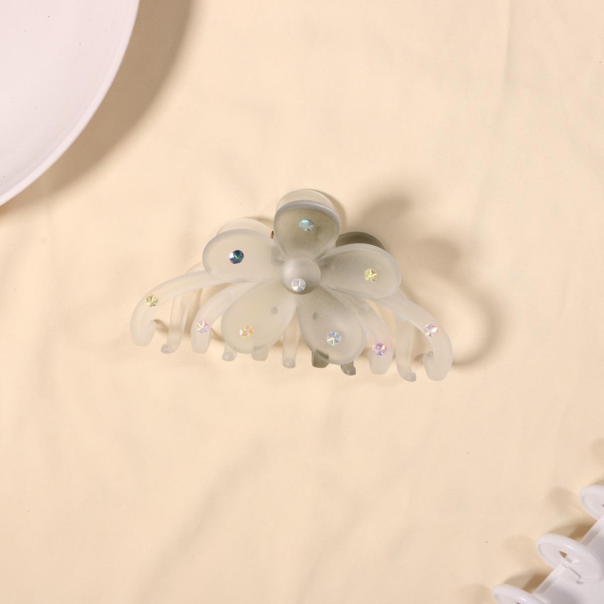 

Creative Five-Petal Flower Dragon Bone Hair Clip - Fashionable Shark Clip for Women s Hair