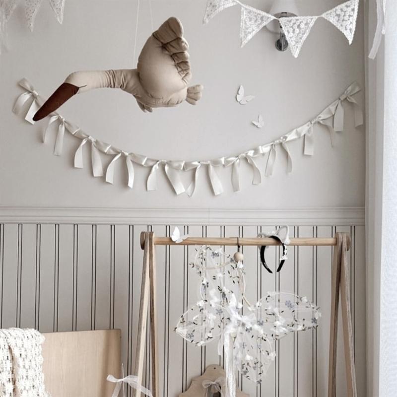 Children's Bedroom Adornment Soft Bowtie Garland Phoshoots Decorative Props Princess Baby Room Decoration