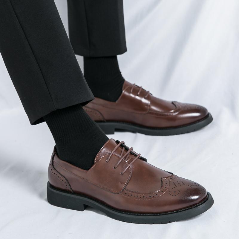Men’s Brogues Formal Business Leather Shoes Men Retro Tuxedo Wedding Classic Dress Shoes Plus Size