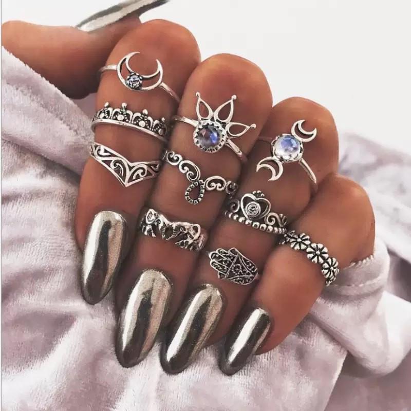 Retro Floral Carved Multi-Piece Stacking Ring Set