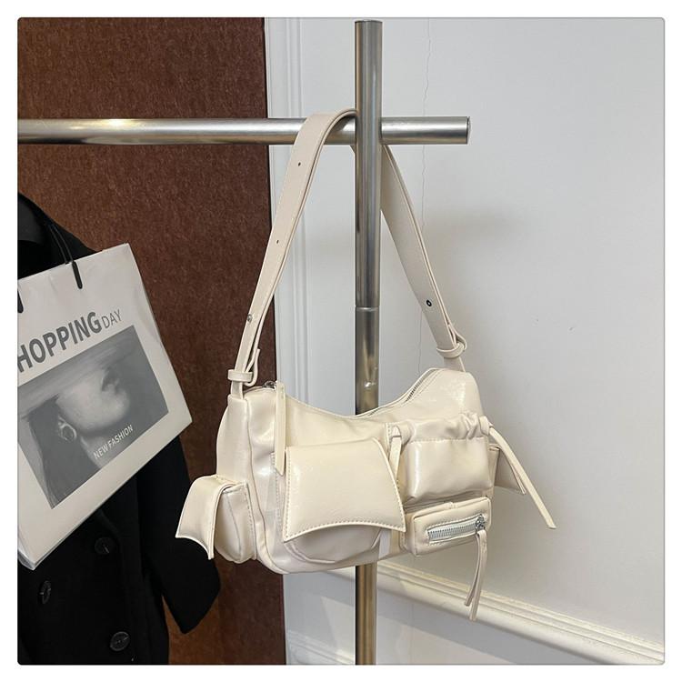 Retro personalized locomotive style casual messenger bag bag fashion niche high-end texture retro oil wax pitot women's bag