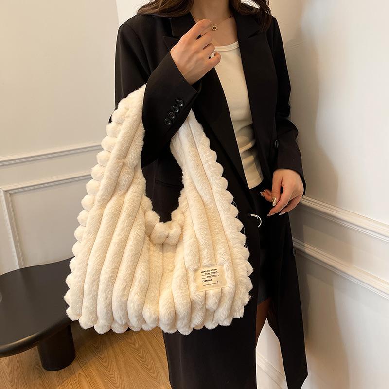 Fluffy Large-capacity Plush Shoulder Bag, New Commuting Simple Casual Handbag, Fluffy Vest Bag.
