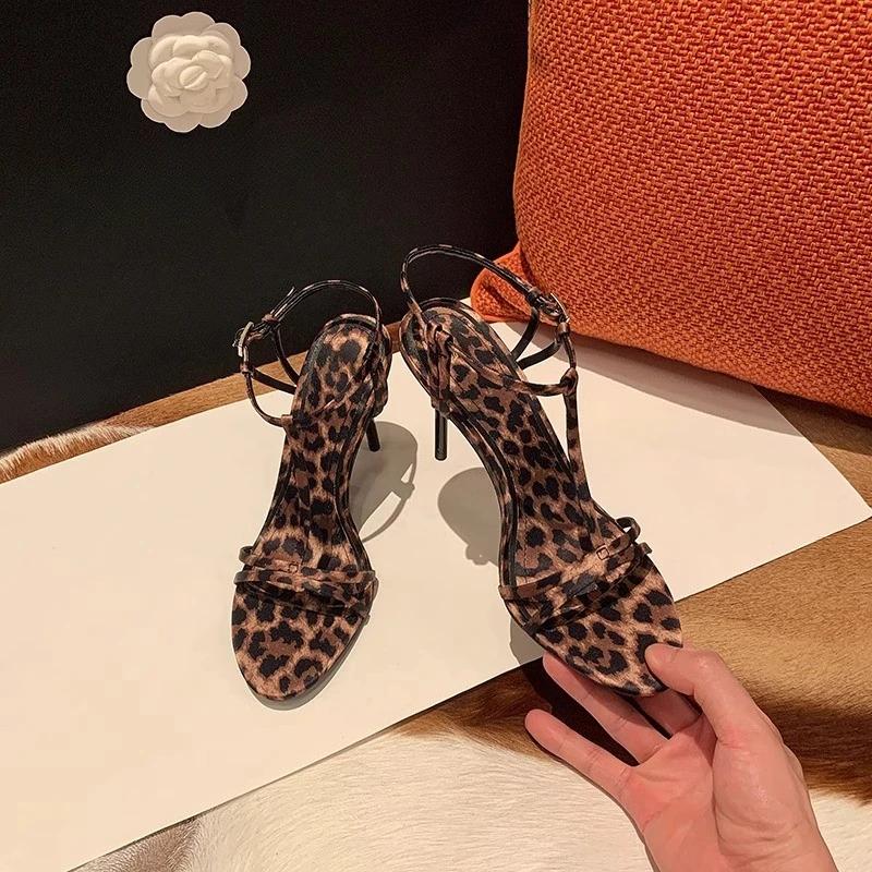 Fashion 2025 Sandals Designer Sandals   Fashion Solid  Party Pumps  Sexy Pointed Toe Heels Shoes for Women
