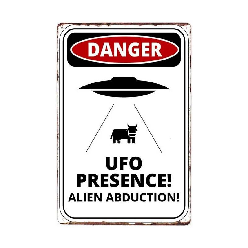 Warning Area 51 Metal Tin Sign UFO Vintage Wall Plaques Art Poster Decoration Painting Home Decor 20x30cm