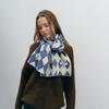 Niche designer versatile warm senior sense winter warm two-color rhombus knitted plaid scarf women