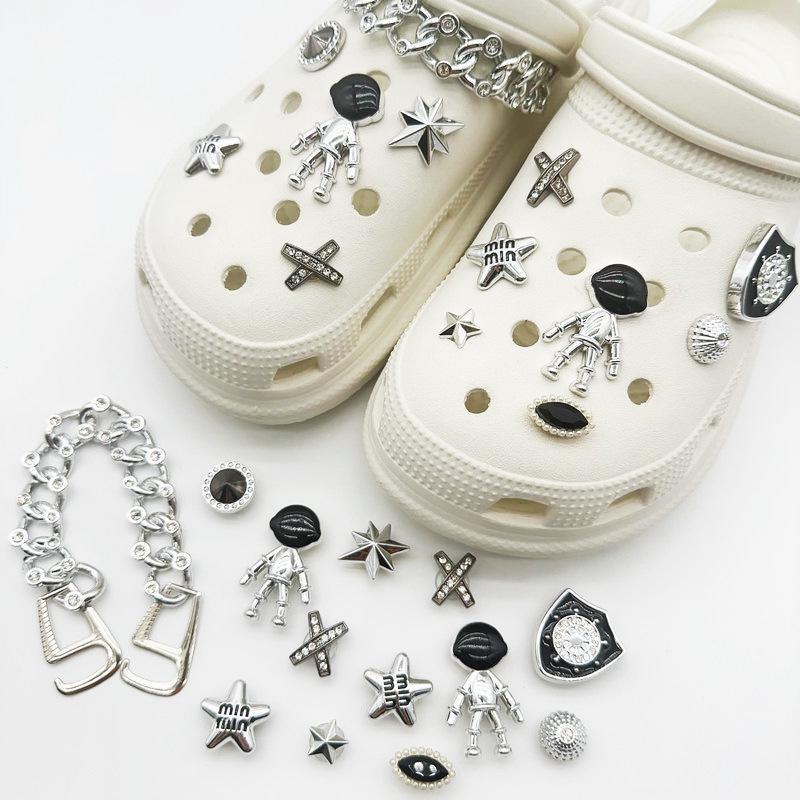 Cartoon Bear 3D Decorative Buckles for Crocs - Detachable Accessories