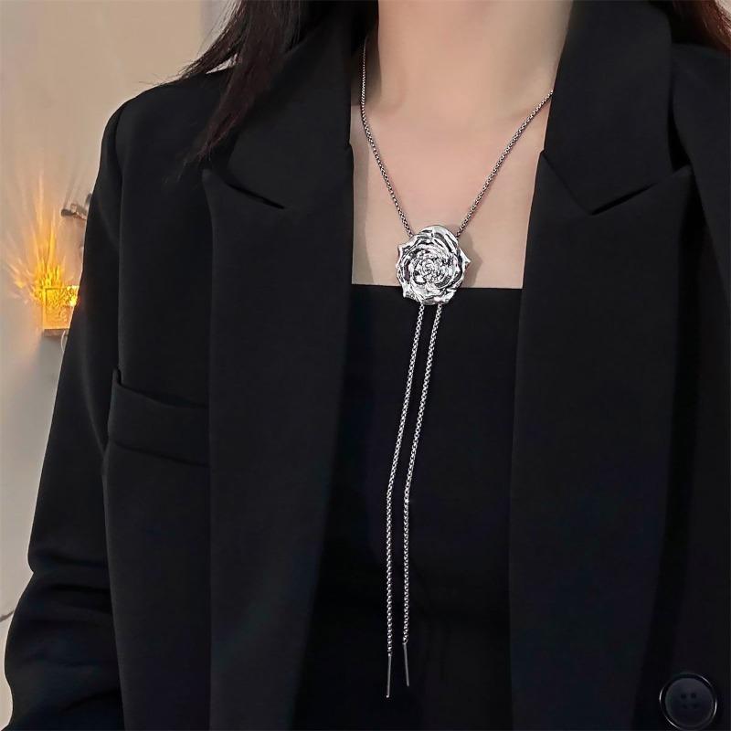 Retro rose pull necklace women's niche light luxury cold wind neck chain fashion high sense collarbone chain