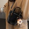 2025 New Fashion Foreign Style Korean Hand Carrying Bucket Bag Simple Casual Versatile Commuter Shoulder Messenger Bag Women