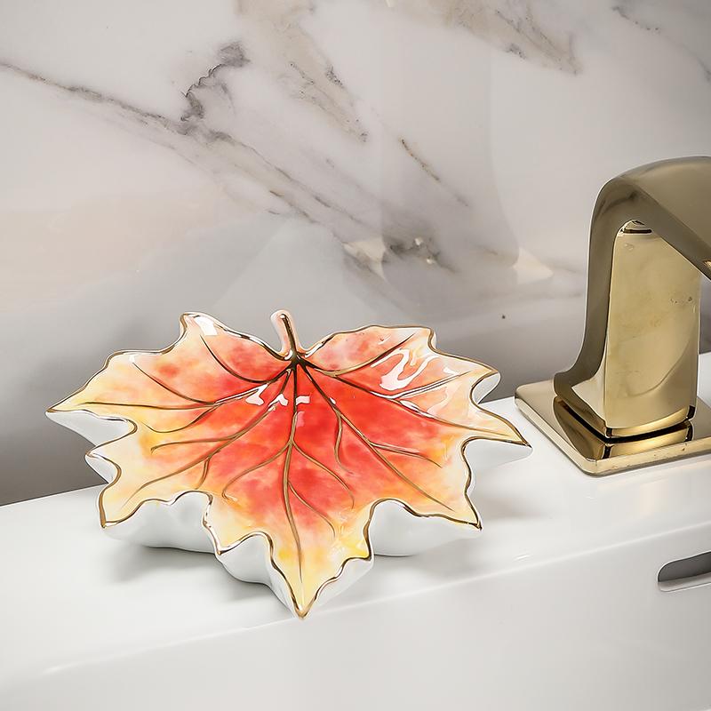Ceramic Maple Leaf Soap Dish Holder Drain Portable Home Bathroom El Soap Box Tray Bathroom Accessories Crafts Gift