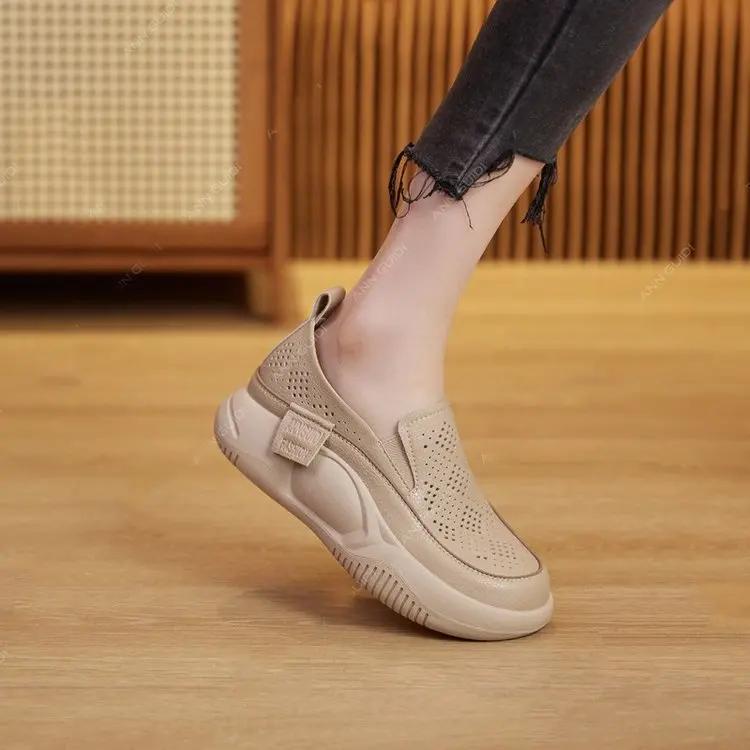Women's New Breathable Hollow Retro Casual Shoes with Round Toe Soft Sole and Soft Surface, Loafers, Thick Soled Sandals