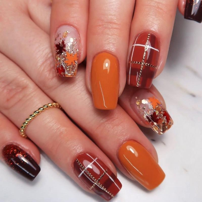 Fall Press on Nails Square Glitters Maple Leaf False Nails French Tip Strips Thanksgiving Artificial Nail Decoration 1