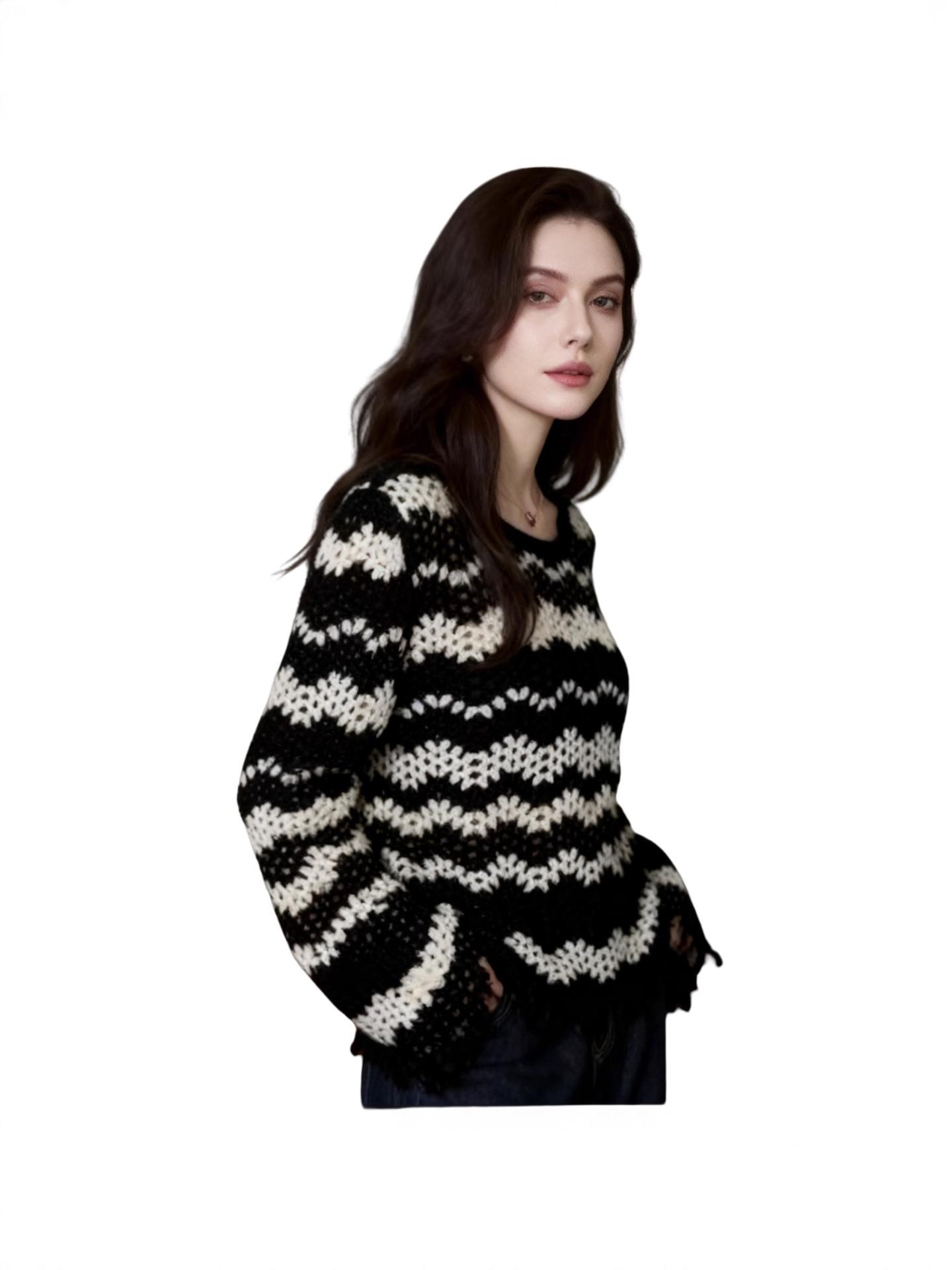 

Women s Retro Color Block Crew Neck Sweater - Autumn Casual Knitwear with Hollow Design
