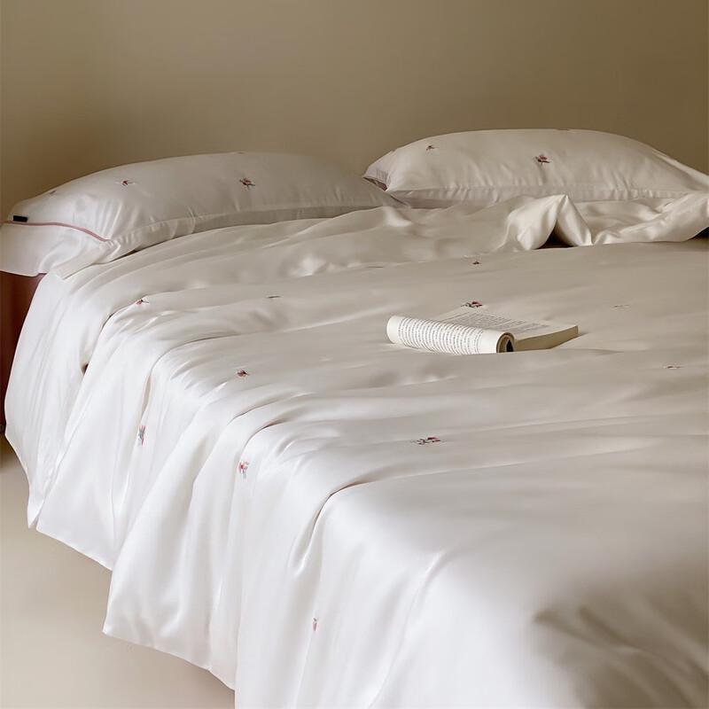 COMOLIVING Summer Tencel Blend 4-Piece Bedding Set - Scattered Elves