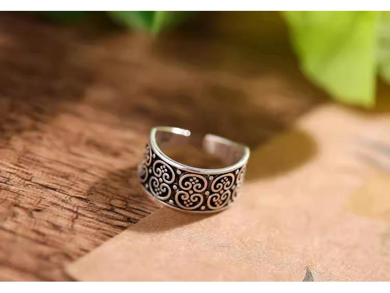 Minimalist Irregular Silver-Plated Women's Index Ring 2025 Trend