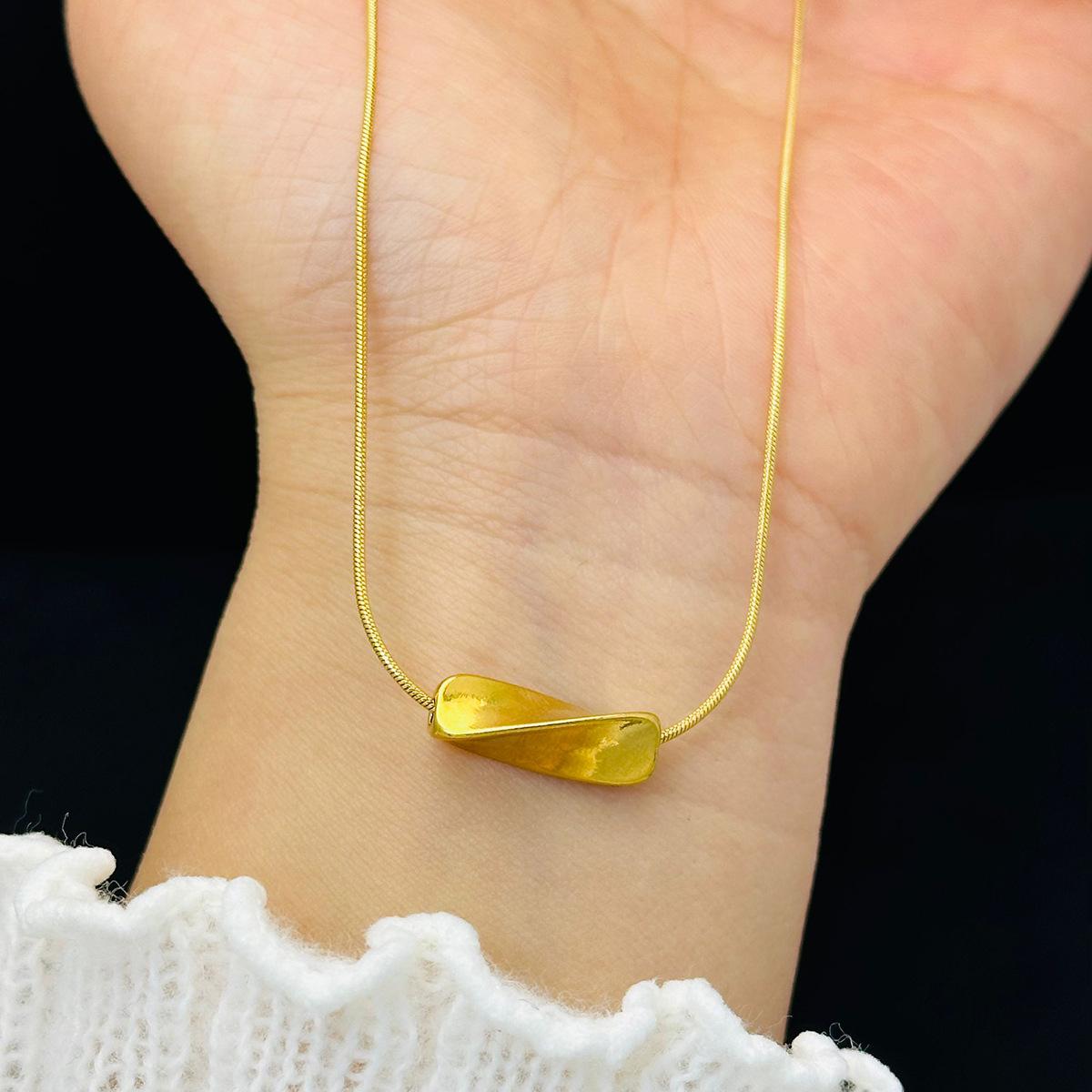 

Ожерелье Женщин Ins Light Роскошь Ниша Ключица Цепь Темперамент Продвинутый Чувство Универсальный Простой