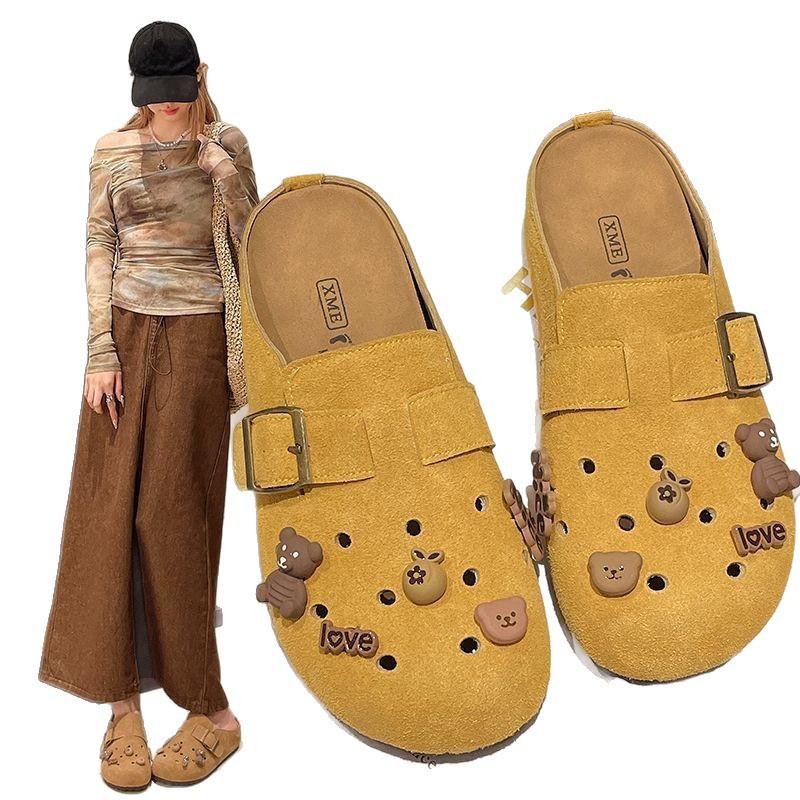 Retro Shoes with Thick Soles and Toe Caps Are Worn Over The New Casual Flip-flops with Holes