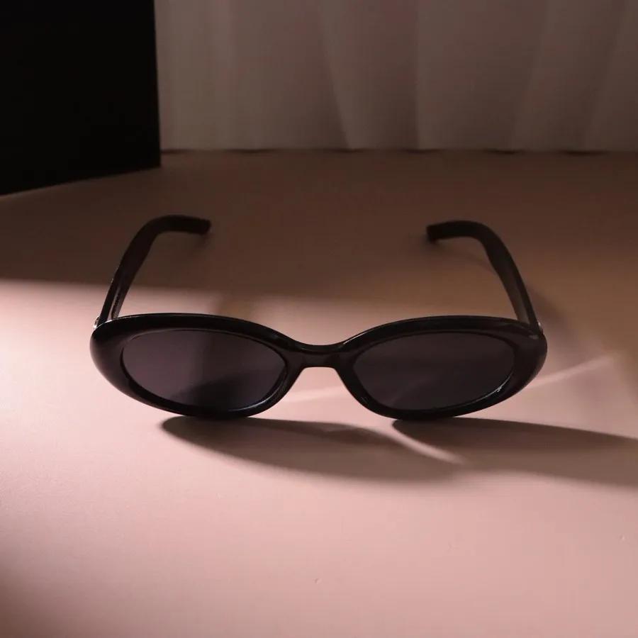 Casual Small Frame Oval Sunglasses Women Men Sun Glasses Female Mirror Colors Designer Brand Fashion Luxurious Eyewear