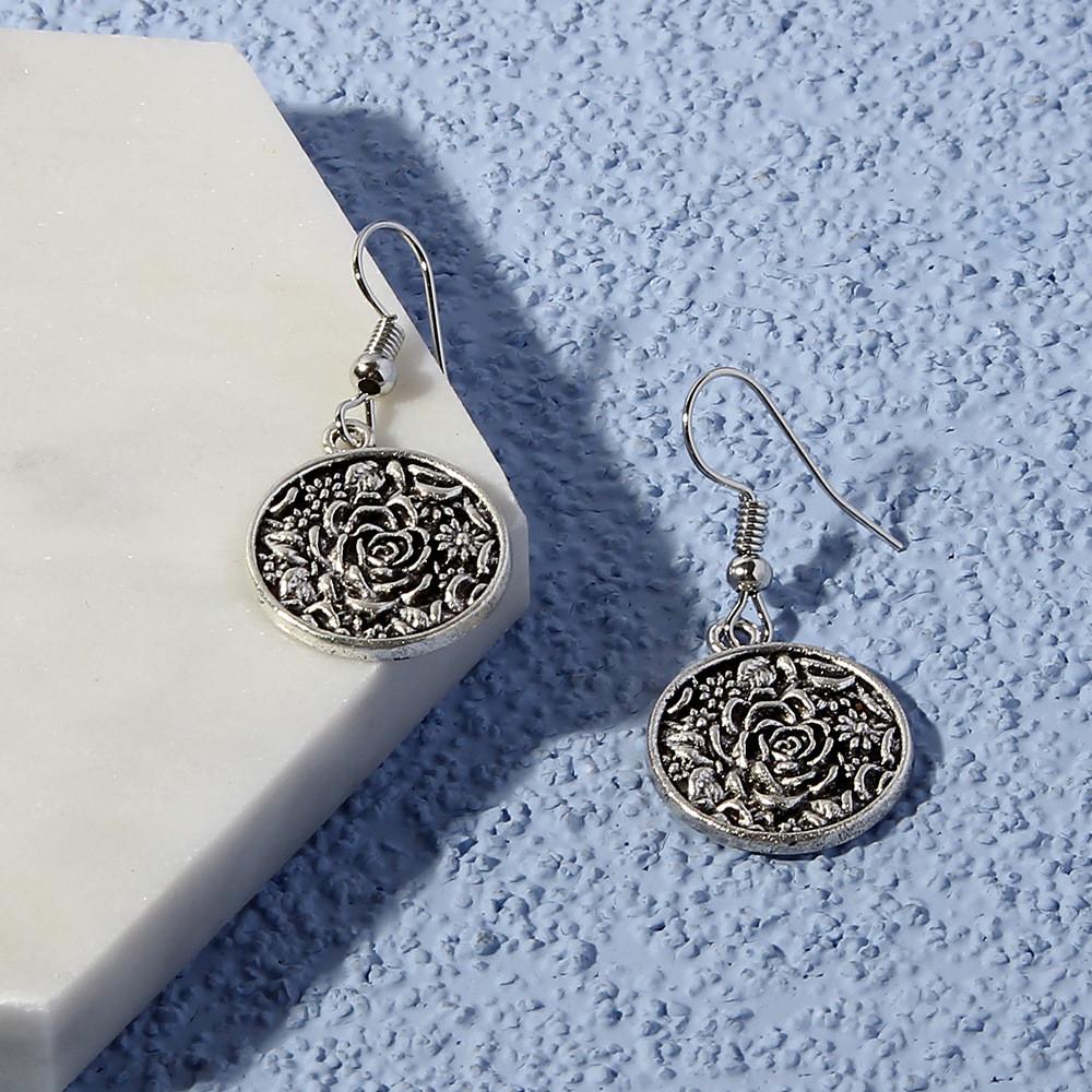 Stylish Drop Metal Earrings With Vintage Flower Pattern For Festive Occasions
