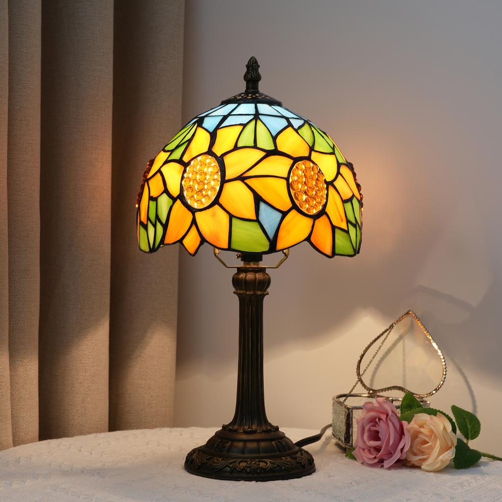Pastoral style Lamp Stained Glass Table Lamp Sunflower Bedside Table Lamp for Bedroom Living Room Aesthetic Cute Home Decor Gift