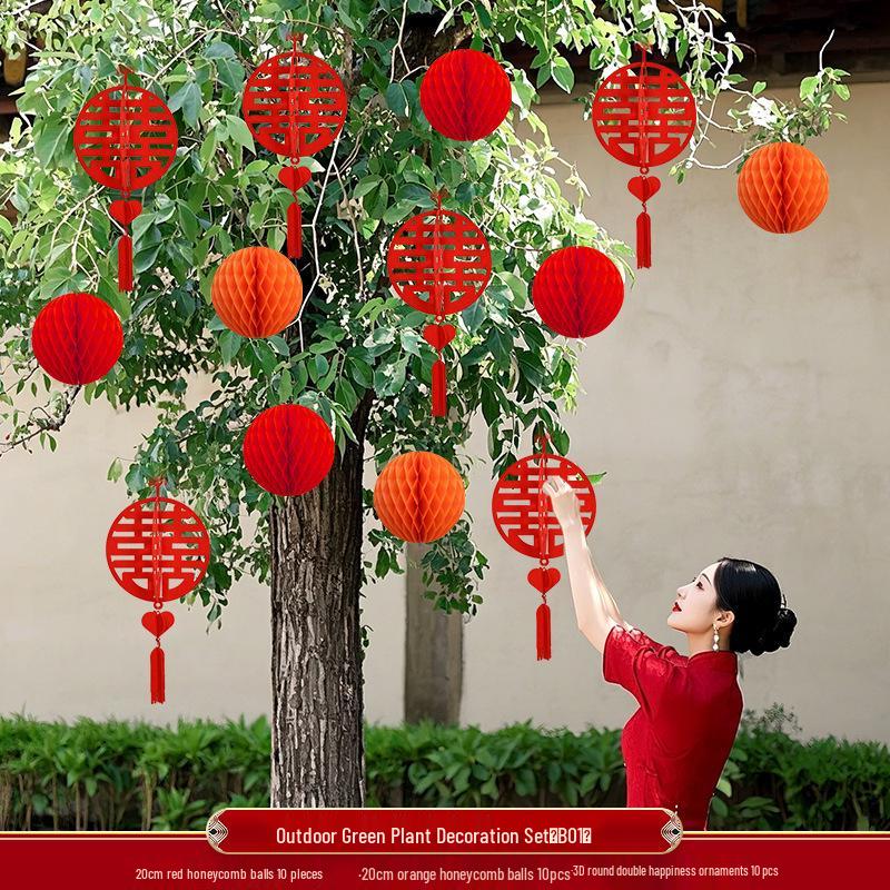 Rustic Courtyard Lantern Pendants for Tree Decoration - Wedding and New Home Outdoor Ornaments