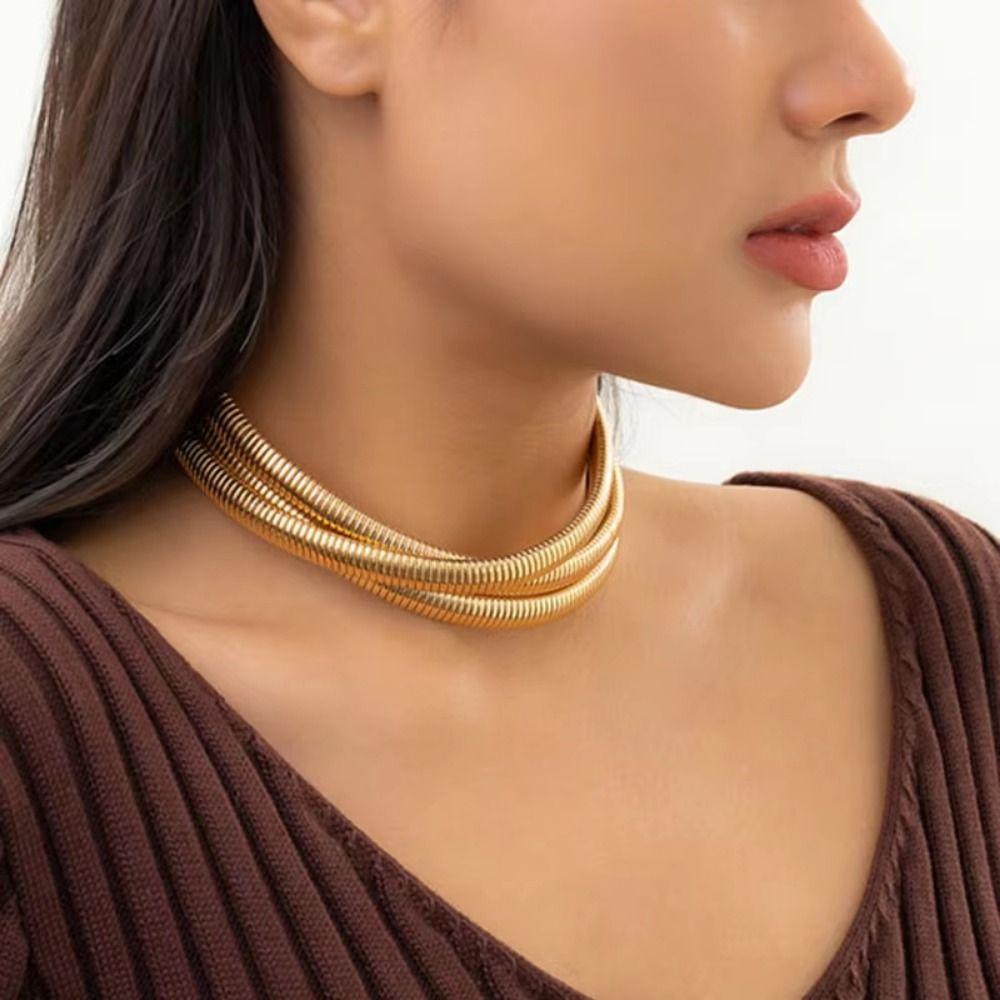 Collier superposé Hip Hop Collier punk créatif en métal Collier ras-du-cou torsadé Accessoire de bijoux