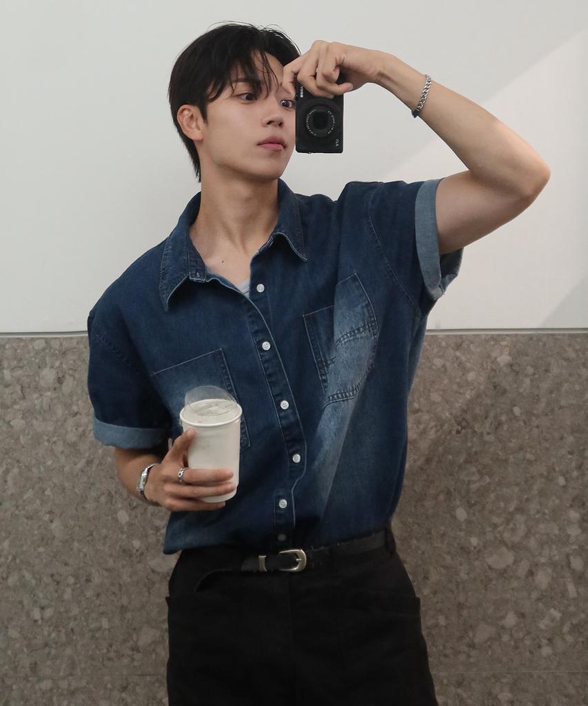 Awodeijeu Cardiff Two-Pocket Washed Denim Short Sleeve Shirt [Blue]