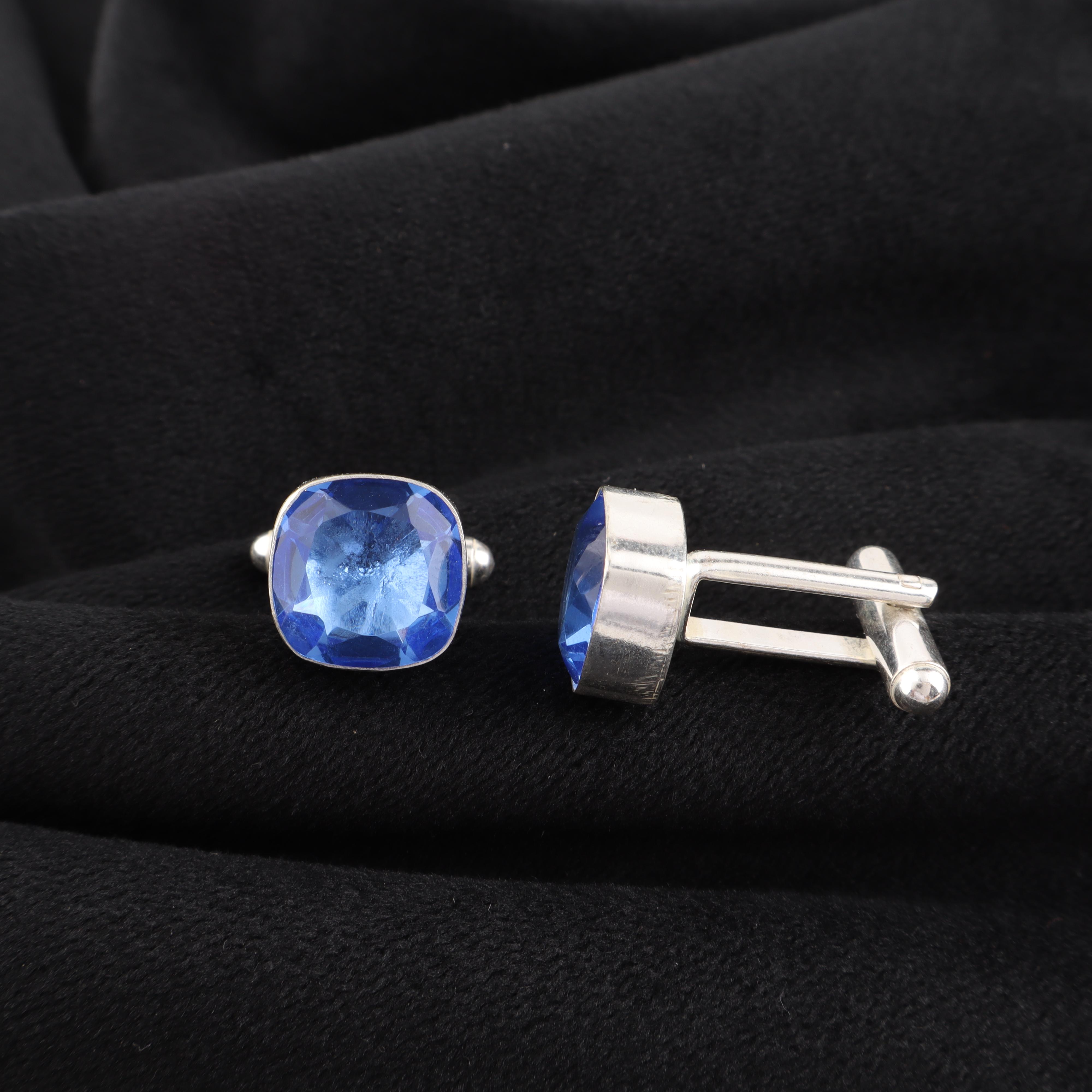 

Срібні запонки з танзанітом, Запонки ручної роботи зі срібла 925 проби, Запонки з огранюванням «кушон», Подарунок з каменем народження грудня CL-9-4