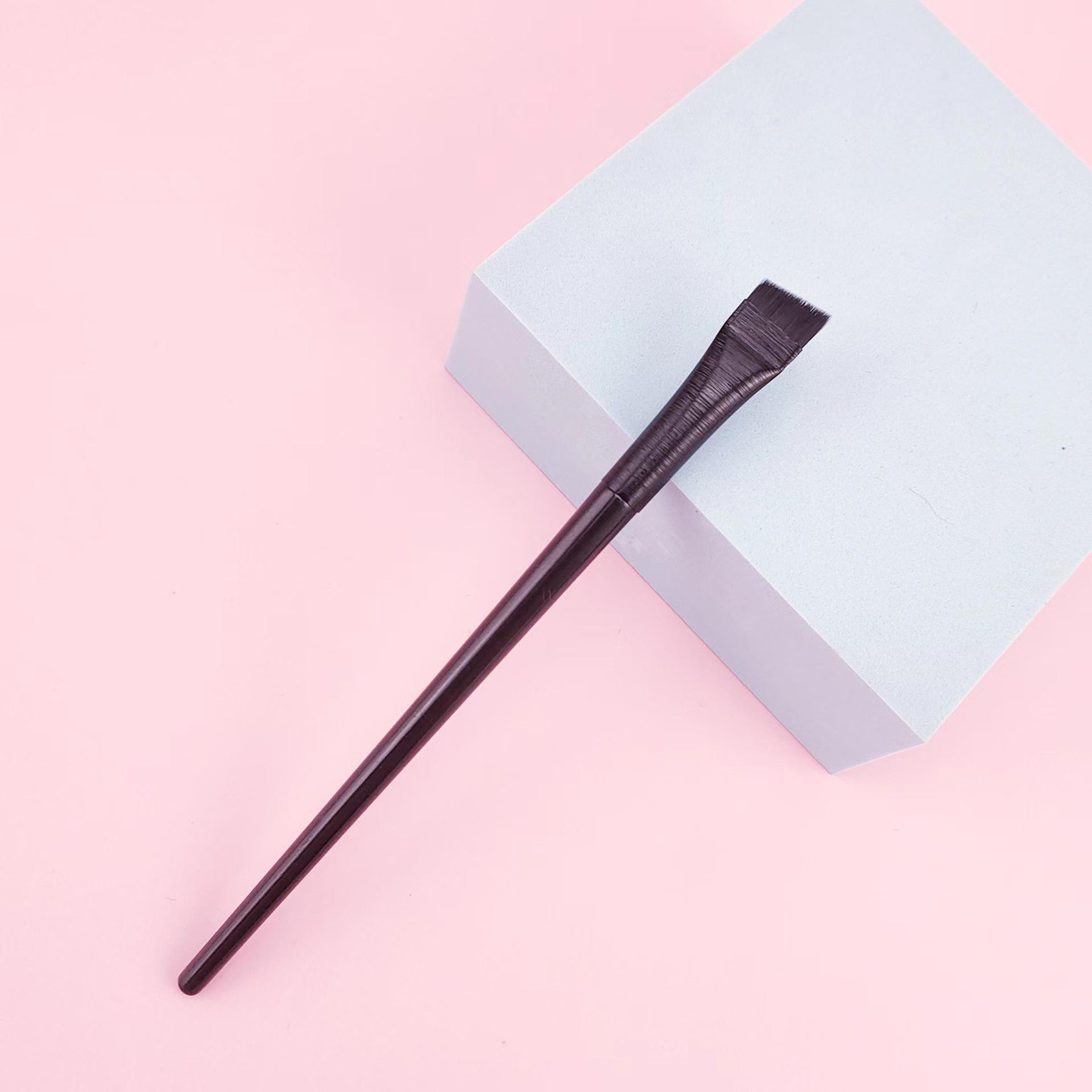 

Скошенная плоская кисть для подводки глаз и бровей для точного макияжа глаз