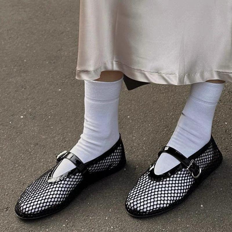 Scarpe da ballo da donna alla moda semplici a fondo piatto con fibbia a cintura a rete a punta rotonda