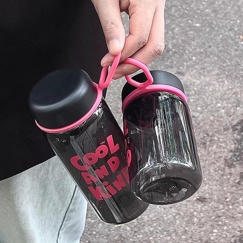 Taşınabilir Şeffaf Öğrenci Su Bardağı Kordonlu Plastik Su Şişesi Büyük Kapasiteli İçme Bardağı Açık Hava Sporları