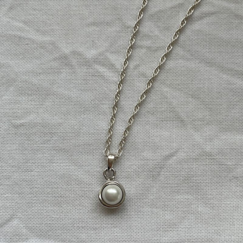 Melliv Silver Melting Around 5mm Pearl Necklace_mvn39