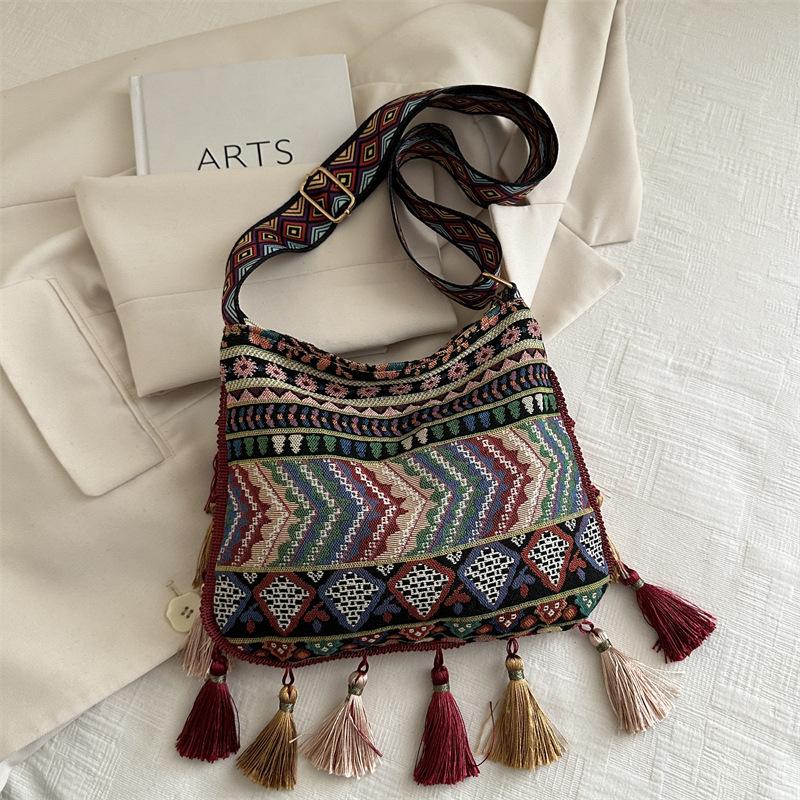 Bohemian Tassel Shoulder Bag for Women Fashion Ethnic Style Crossbody Tote Purse