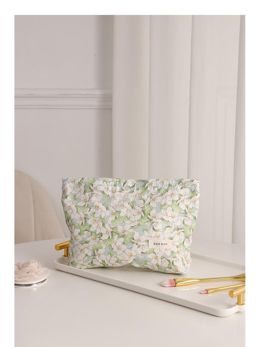 

Косметичка с цветочным принтом - большая вместимость, симпатичный японско-корейский стиль для хранения туалетных принадлежностей и средств по уходу за кожей для студентов leaves and flowers зелёный/белый