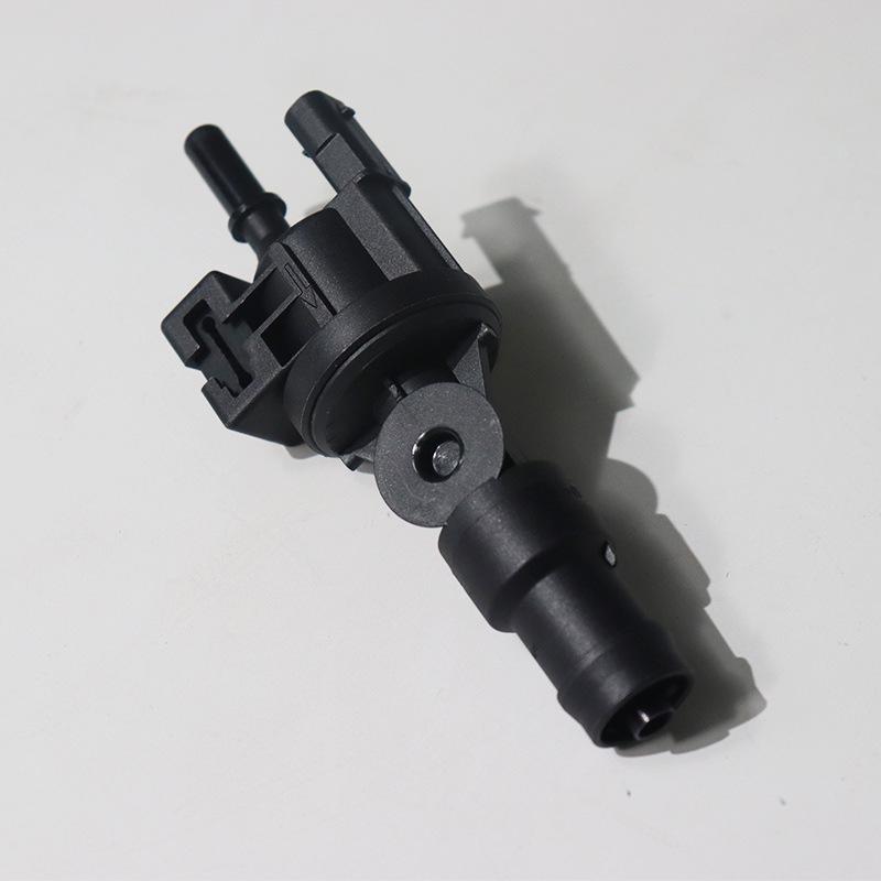 BMW 1 Series Fuel Tank Breather Valve Solenoid 13907621174