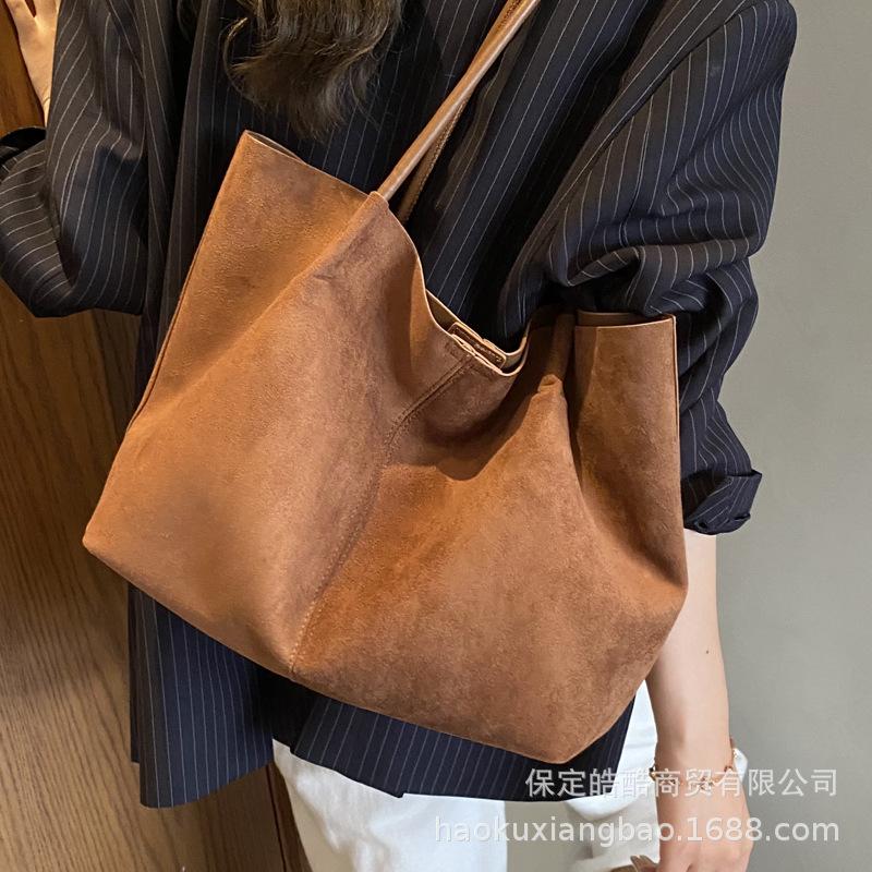 Frosted Retro Bag Women's Large Capacity 2025 New Autumn and Winter Versatile Shoulder Underarm Bag Commuter Tote Bag
