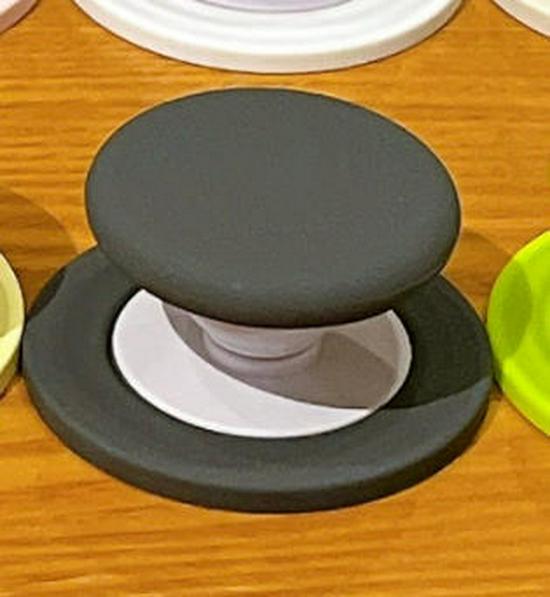 

iPhone Case Airbag Bracket with N52 Magnet and Silicone Stand for Hands-Free Viewing