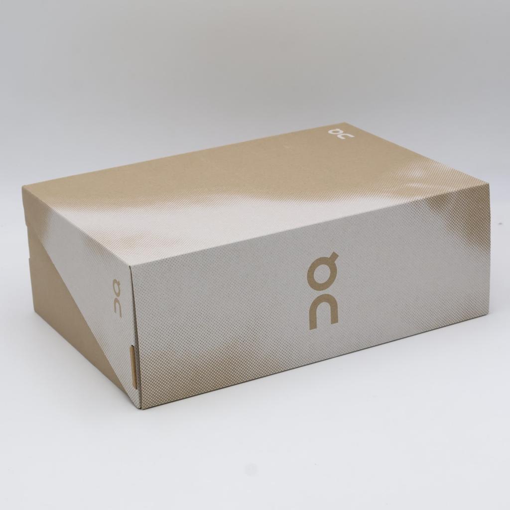 3MF10041200 On Cloud 6 Versa Wit Wit (Mannen)