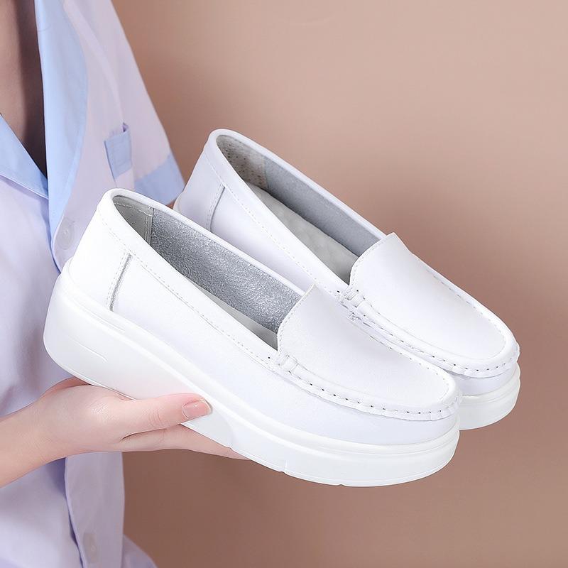 The New Style of Women's Nurse Shoes Are Breathable Soft-soled Casual Anti-slip and Versatile