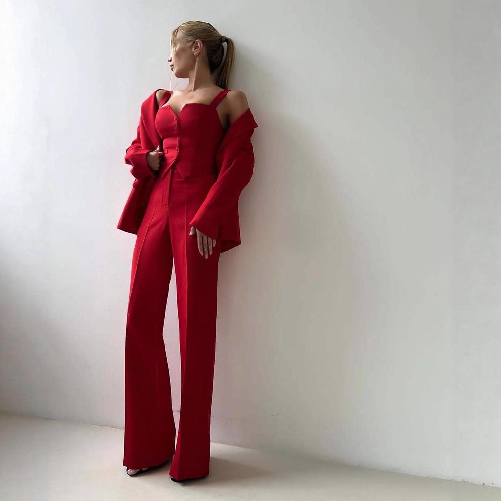 Costum de modă pentru femei 2025: Set de Jachetă, Top Camisolă și Pantaloni cu Nasturi în Stil European și American